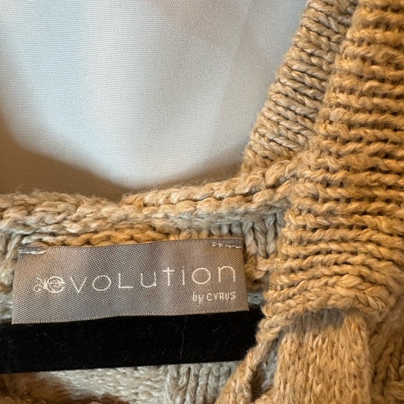 Cyrus Evolution Beige Knit Sweater - Picture 5 of 6